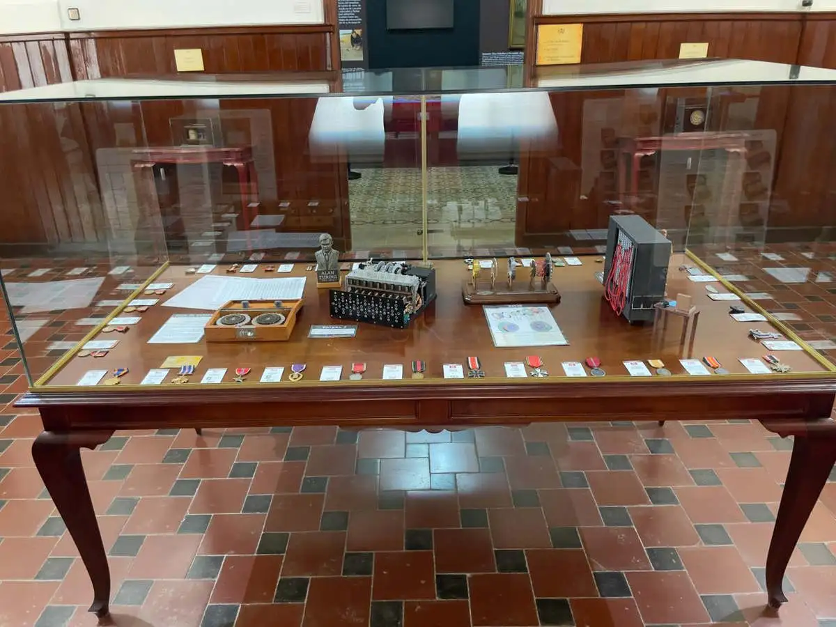 Exposiciones que convierten la criptografía en una experiencia visual