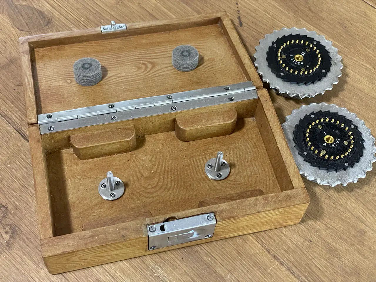 Caja con dos rotores
